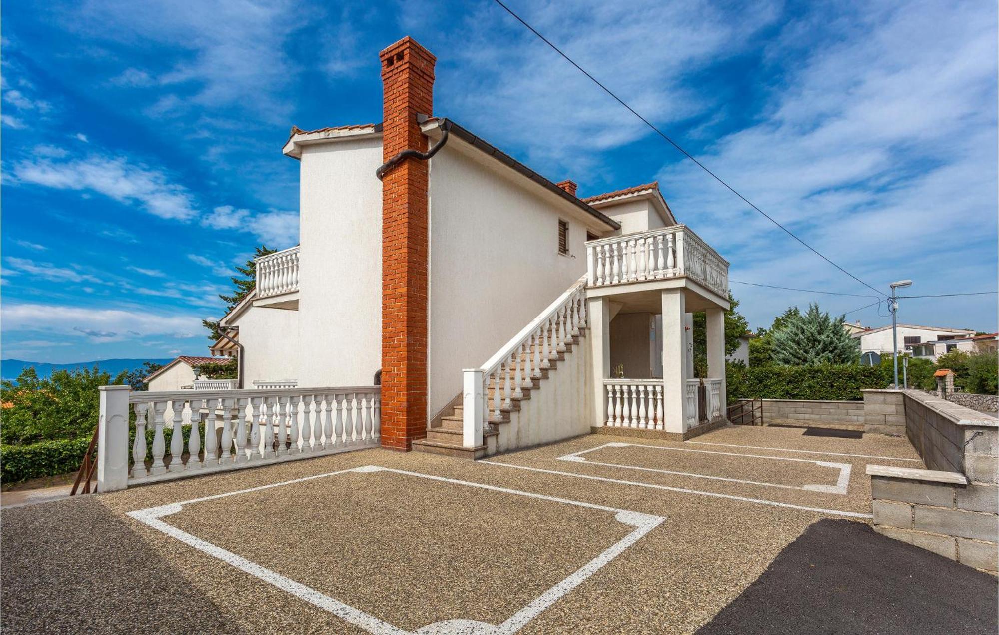 2 Bedroom Beautiful Apartment In Omišalj Εξωτερικό φωτογραφία